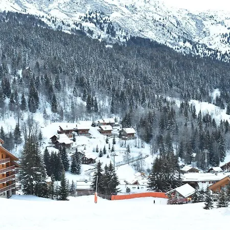 Chaleureux 4 Pieces, Acces Direct Aux Pistes, Proche Commerces Et Services, Parking Couvert - Fr-1-180-178 メリベル